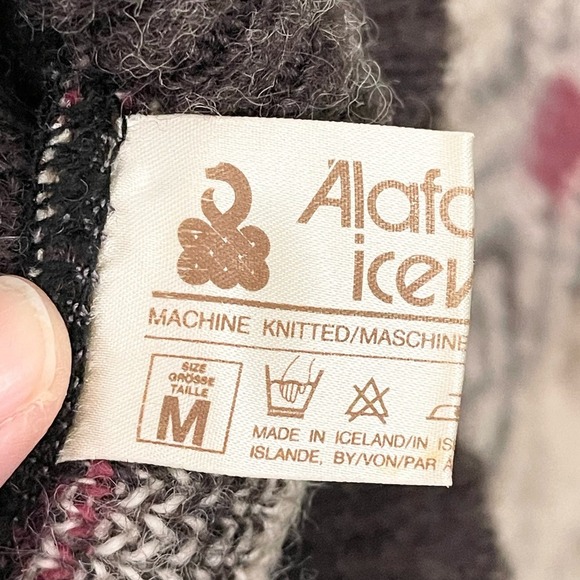 Vintage Alafoss Women's Icewool Iceland Knit Turtle Neck Pullover Sweater Medium - Picture 8 of 9